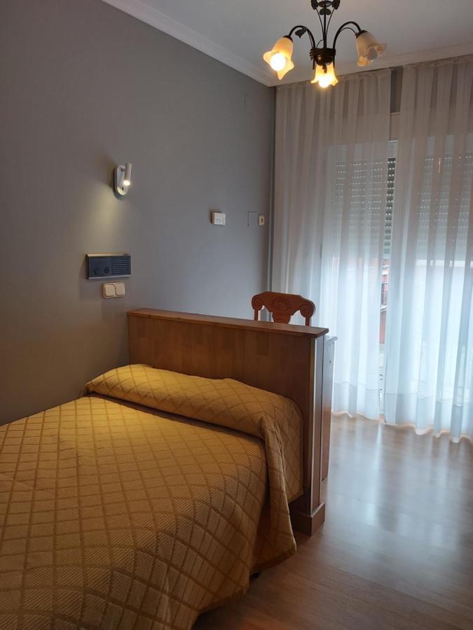 Single Room,640969767:JPEG
